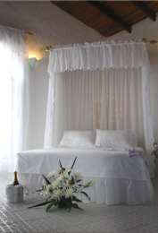 Romantic, luxurious bedroom